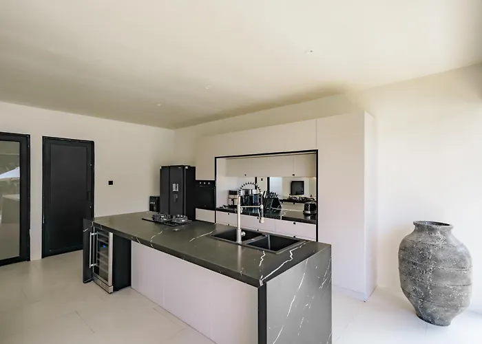 Airies Zen 3br Luxury 10m Pool - Villa Uluwatu